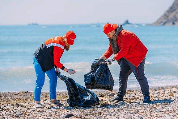 俄罗斯渔业公司开始了“清洁海岸”生态活动的新季节。