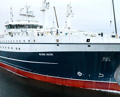 大型冷冻拖网渔船“马斯拉克机械师”号