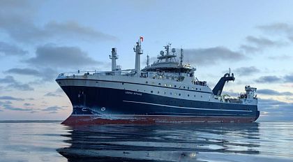 “马丁诺夫船长”号大型冷冻拖网渔船试航圆满成功