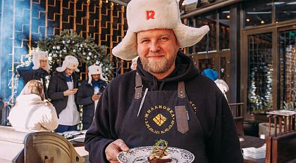 俄罗斯渔业公司在厨艺大师班上介绍了狭鳕新年菜的做法